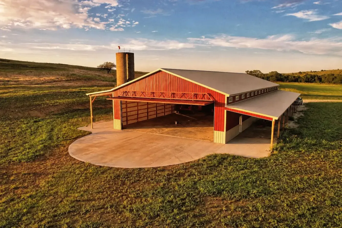 Custom pole barn builders in Wichita, Kansas - post-frame construction